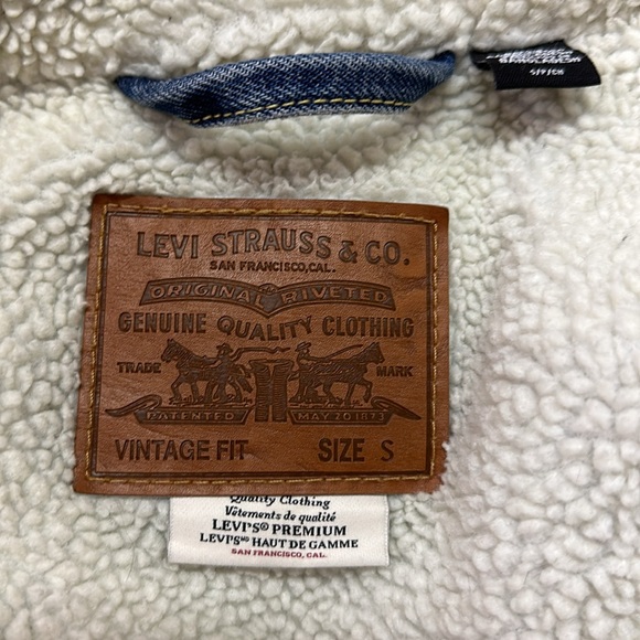 Levi’s type III Sherpa Trucker Jacket, barely worn, size S - Picture 3 of 5